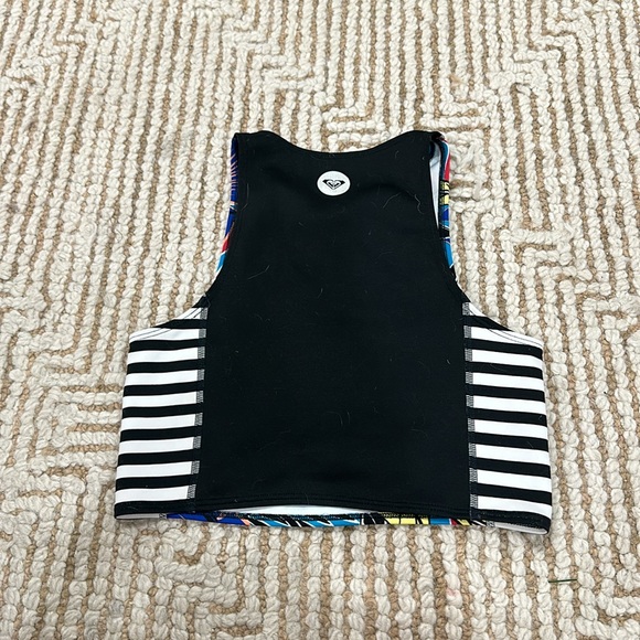 Roxy swim top, Hawaiian design size medium - Picture 2 of 4